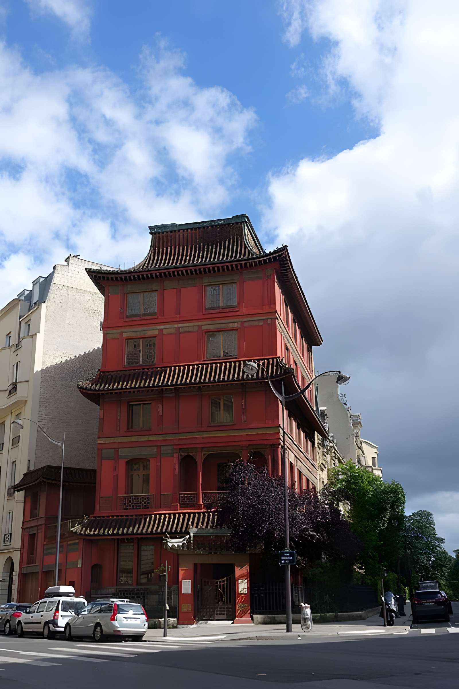 Immeuble dit Hôtel de l'Impératrice Eugénie ou hôtel du Baron Hirsch