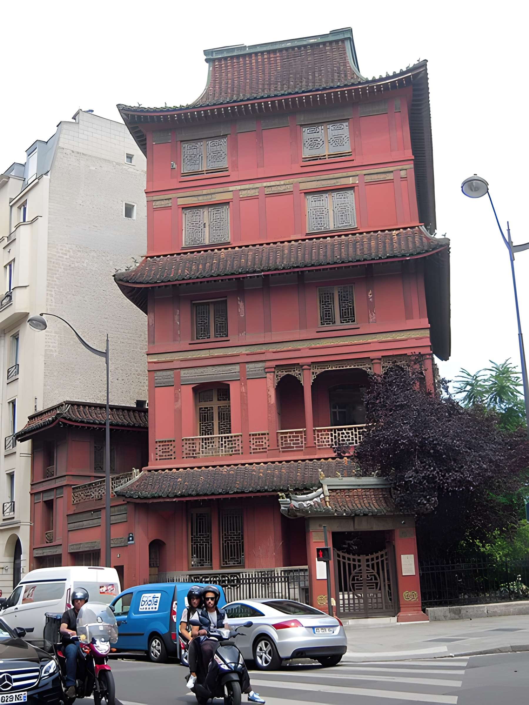 Immeuble dit Hôtel de l'Impératrice Eugénie ou hôtel du Baron Hirsch