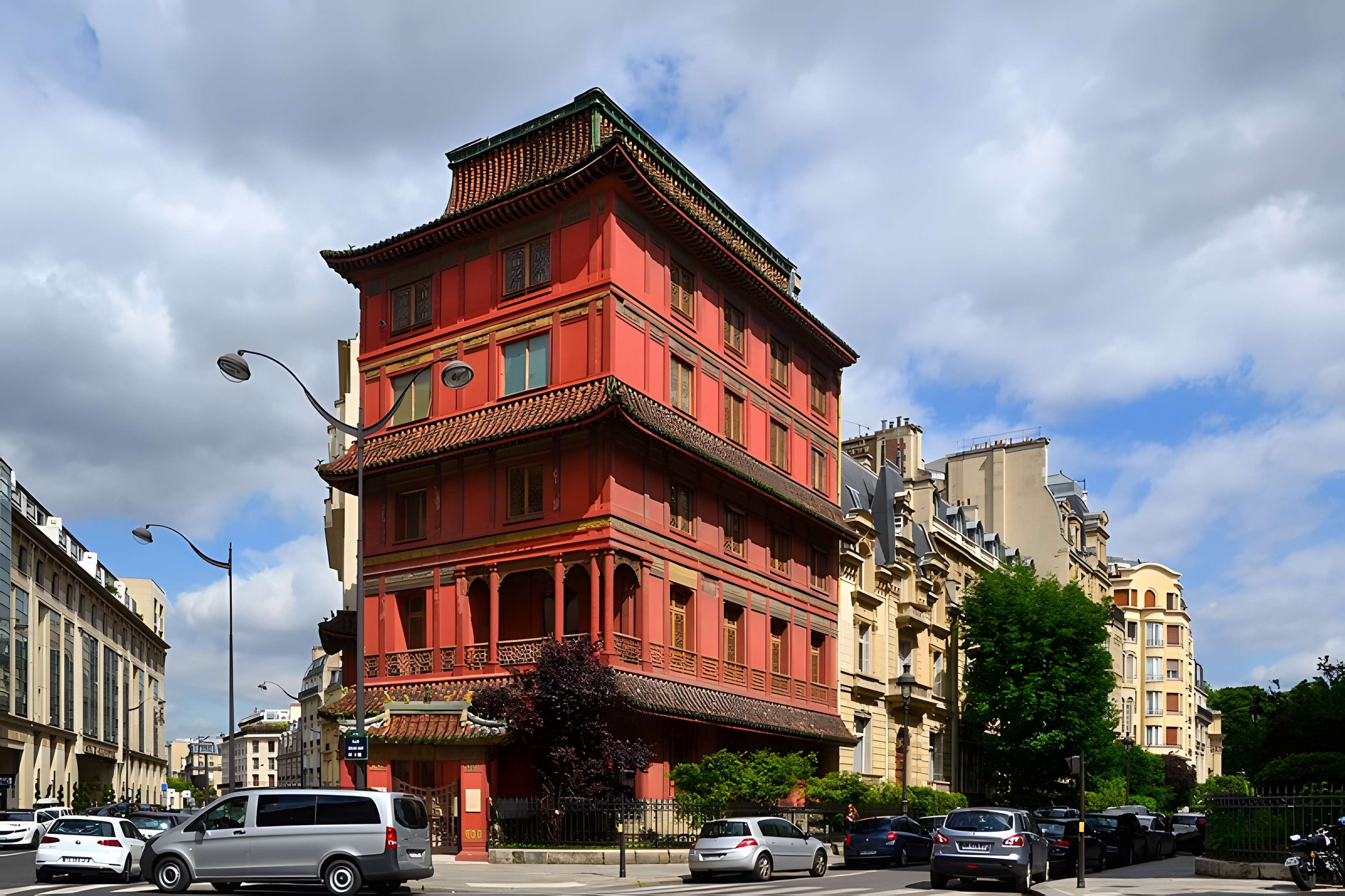 Immeuble dit Hôtel de l'Impératrice Eugénie ou hôtel du Baron Hirsch