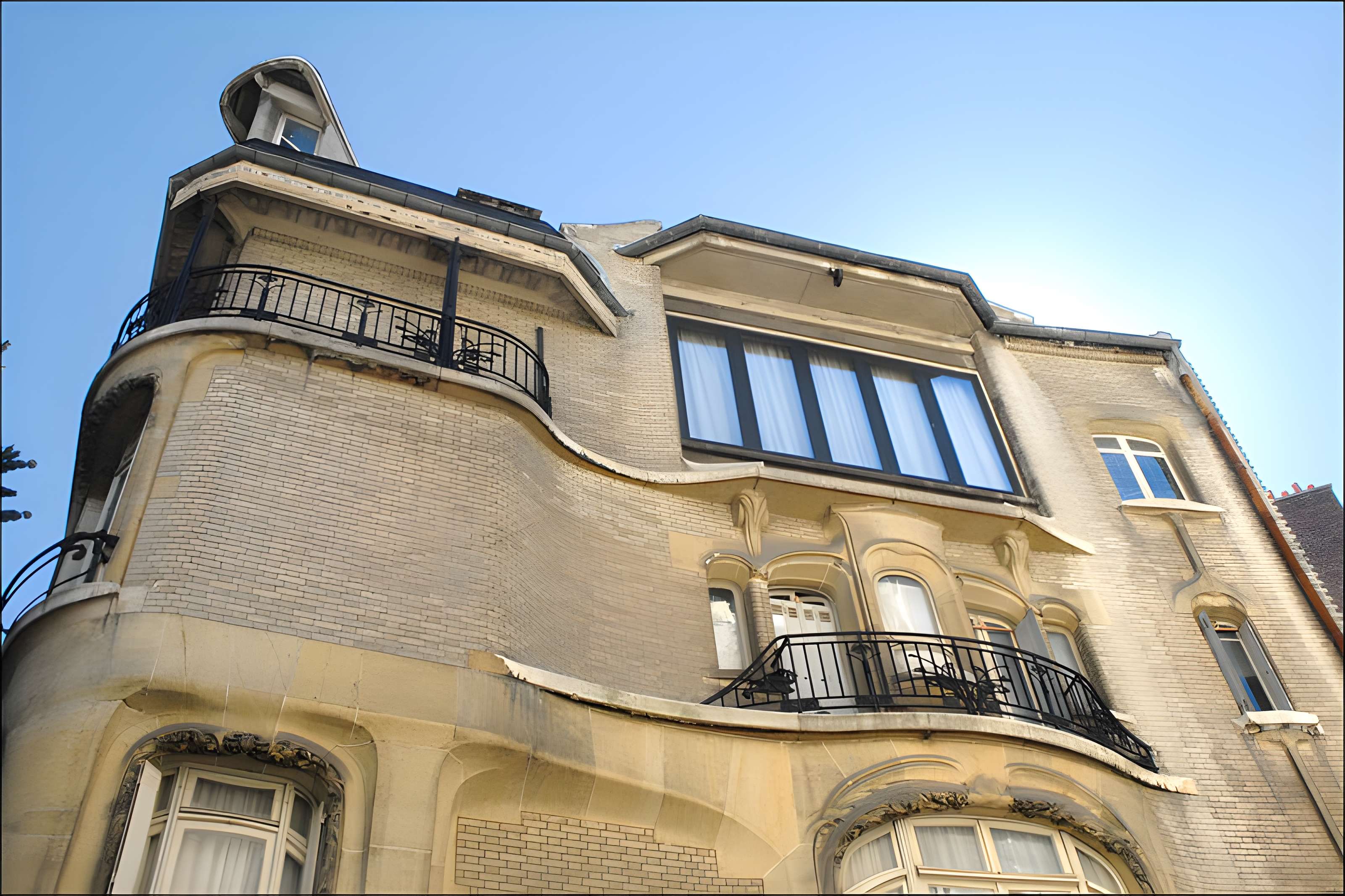 Ancien Hôtel Véron ou Château d'Auteuil, dit aussi Hôtel Puscher ou de Pérignon