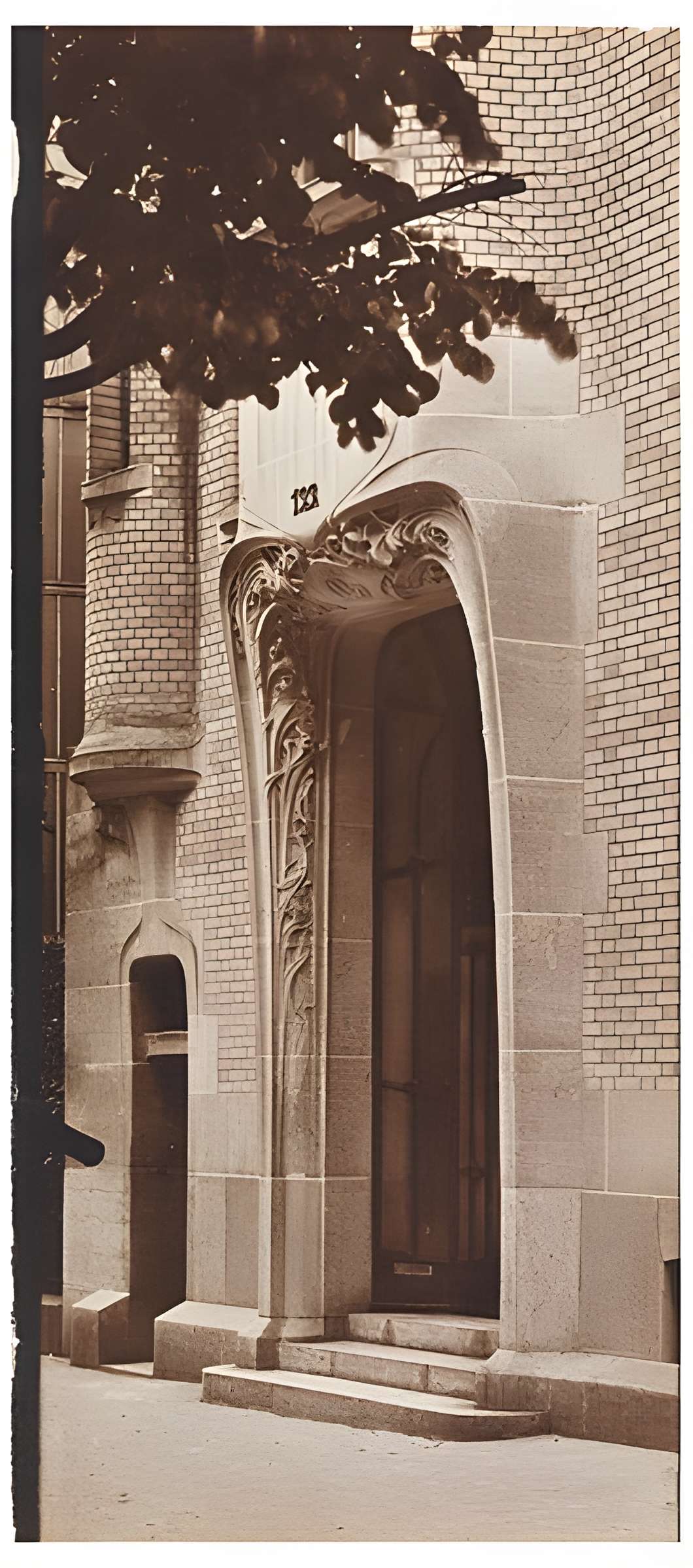 Ancien Hôtel Véron ou Château d'Auteuil, dit aussi Hôtel Puscher ou de Pérignon