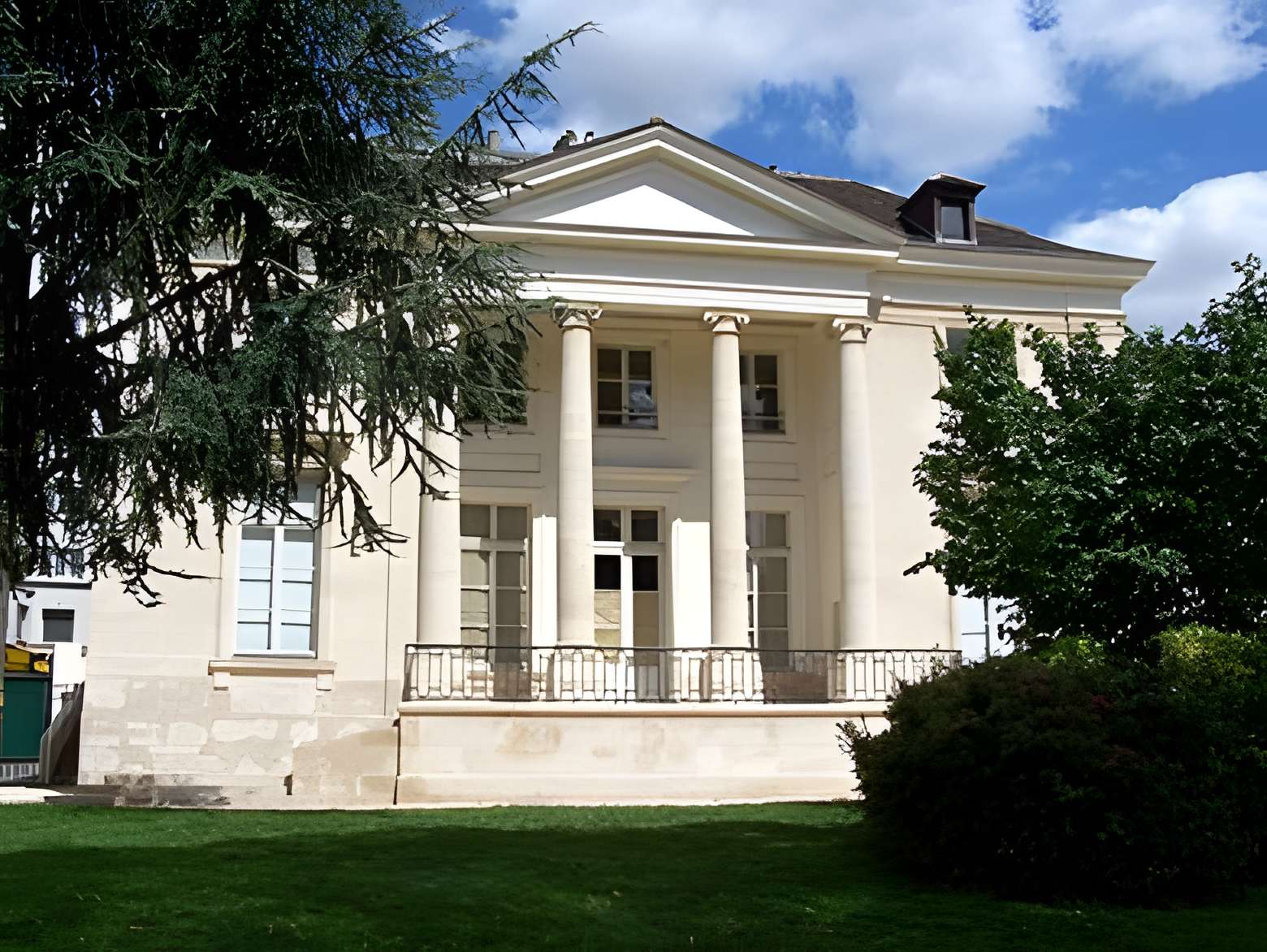 Pavillon Carré de Baudouin à Paris 