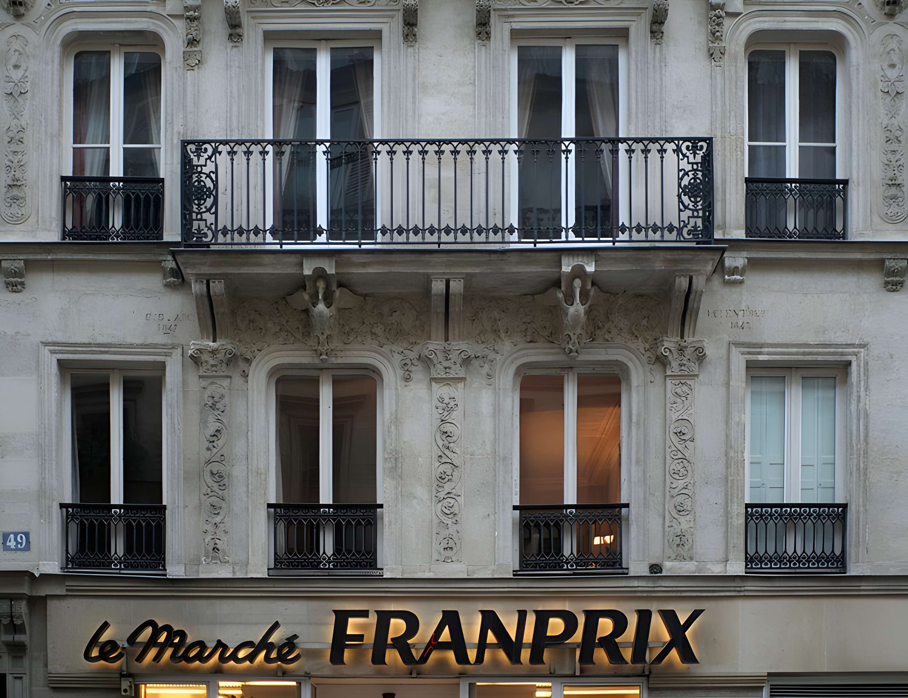 Immeuble 49 Rue Notre-Dame-de-Lorette - Paris 9ème