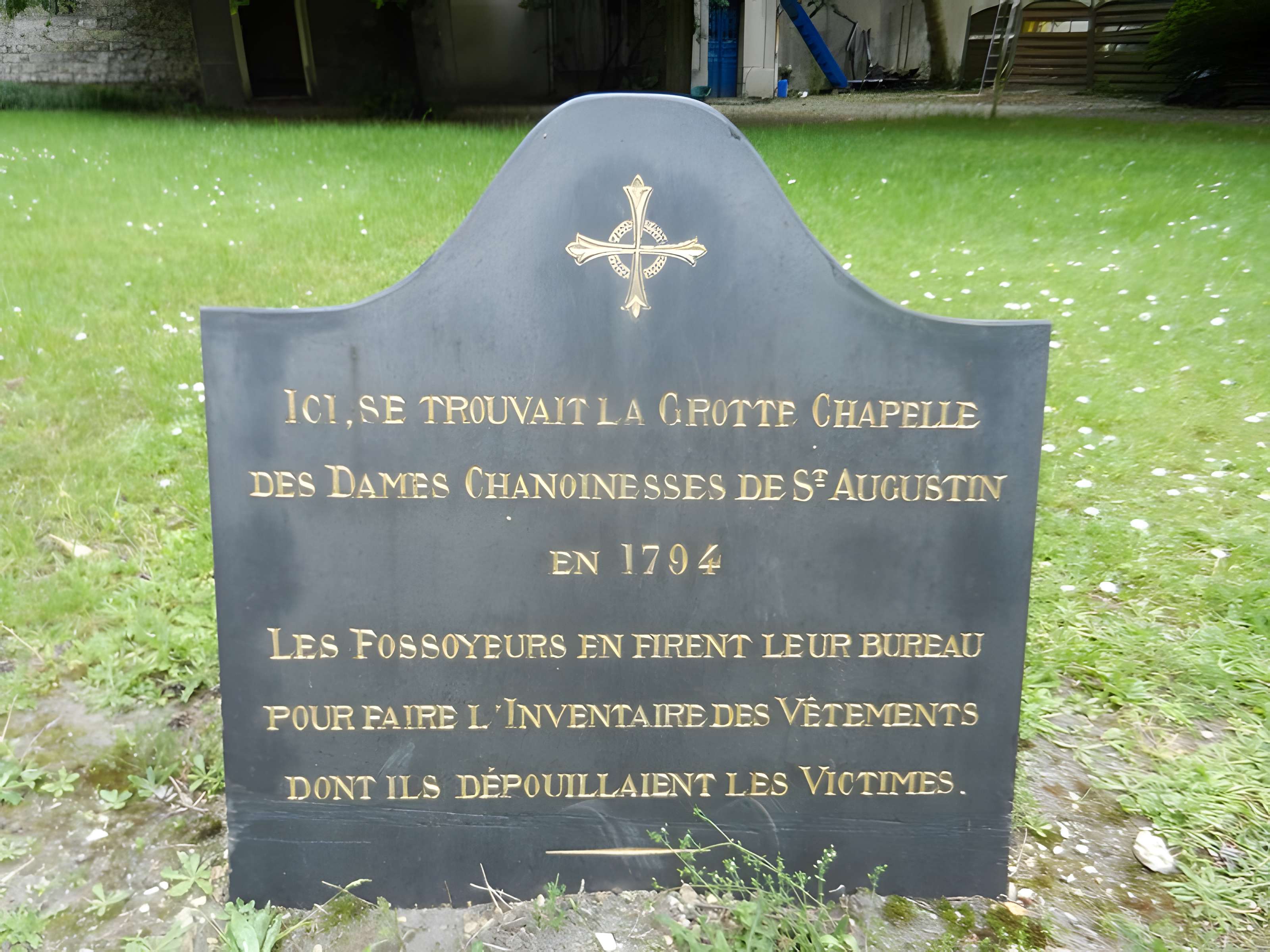 Cimetière de Picpus et ancien couvent des chanoinesses de Picpus