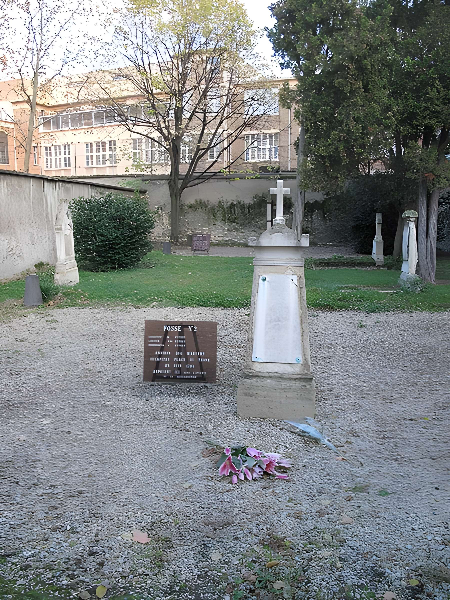 Cimetière de Picpus et ancien couvent des chanoinesses de Picpus
