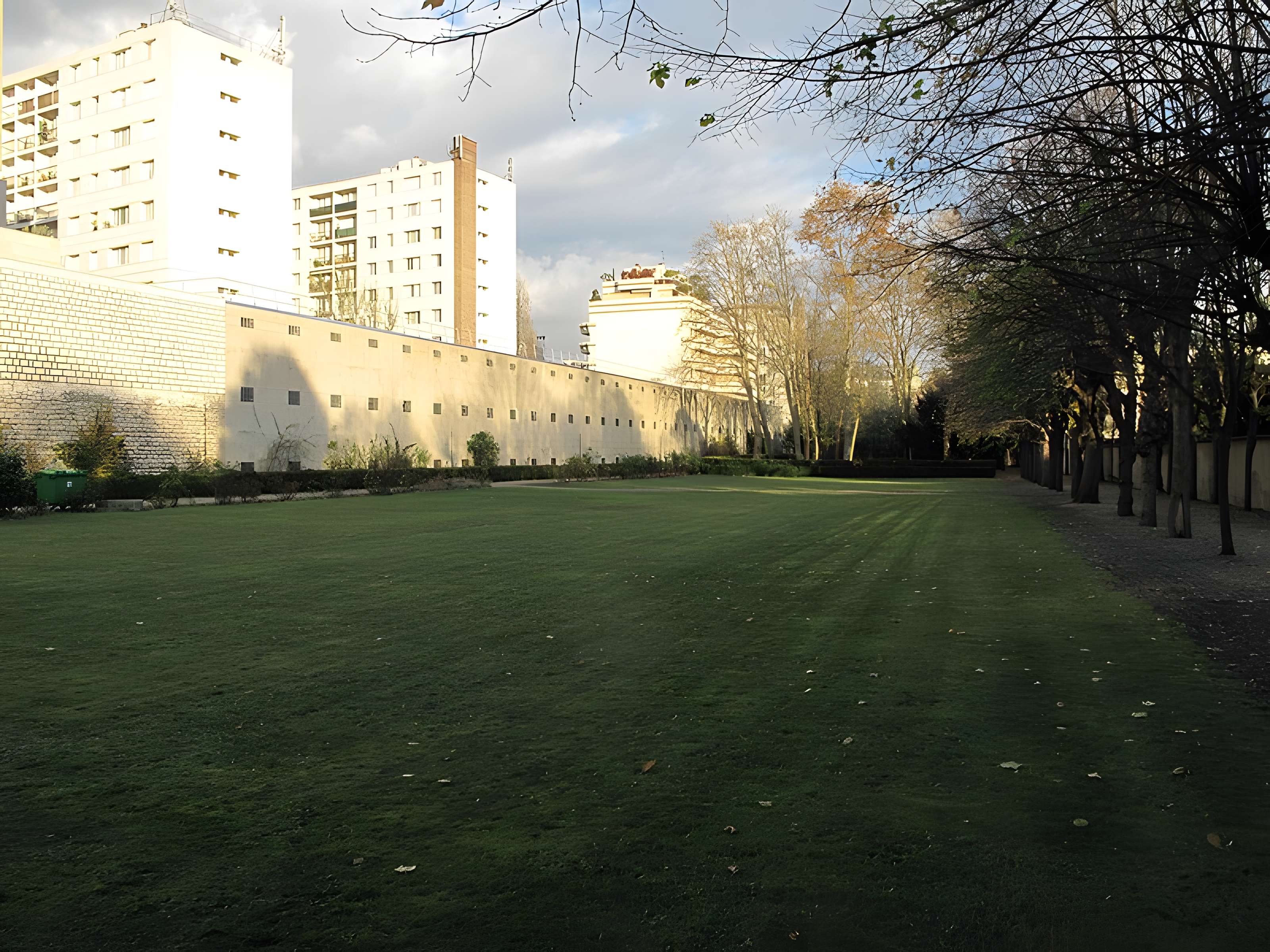 Cimetière de Picpus et ancien couvent des chanoinesses de Picpus