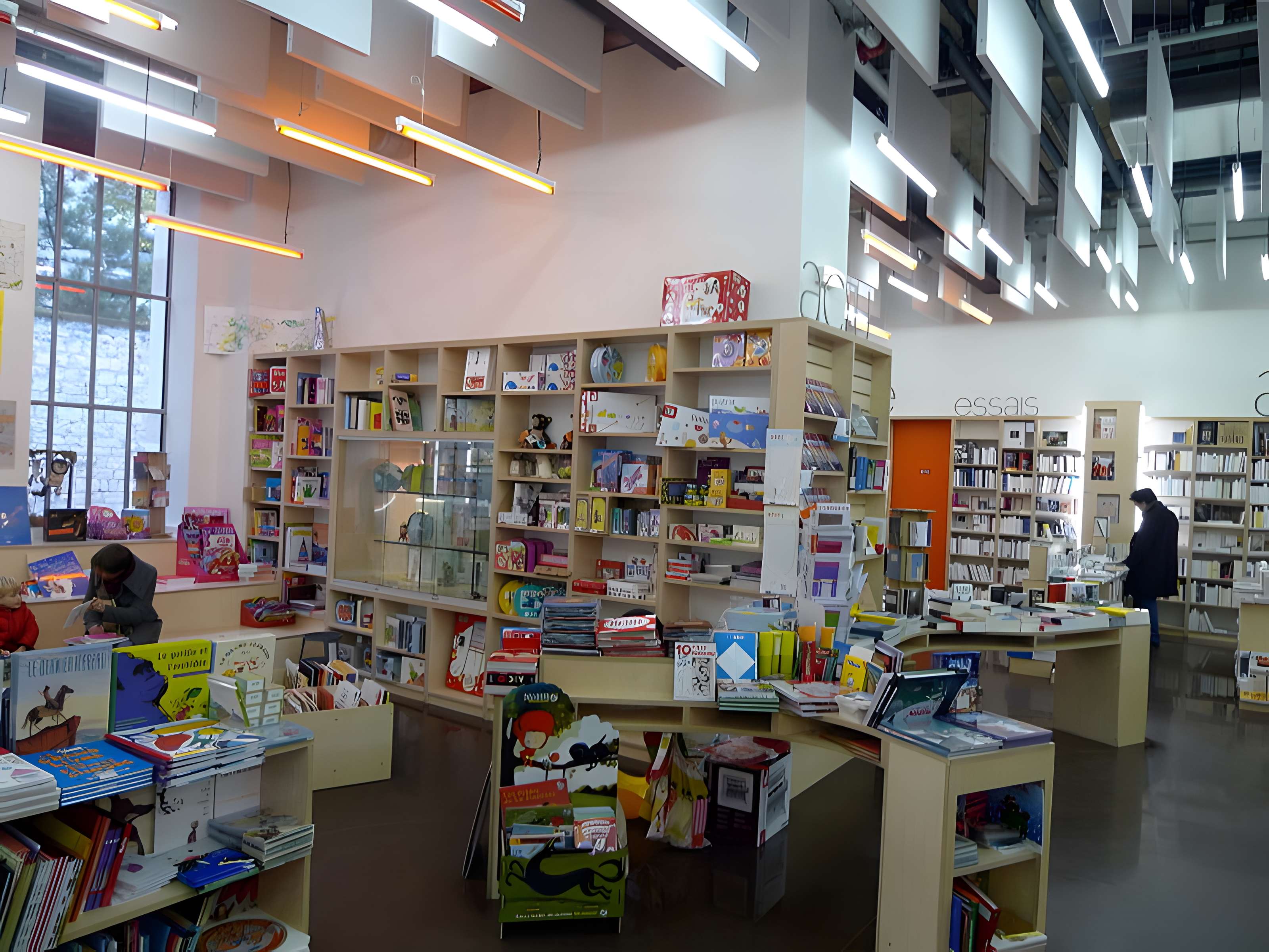 Pompes Funèbres 108 Rue d'Aubervilliers - Paris 19ème