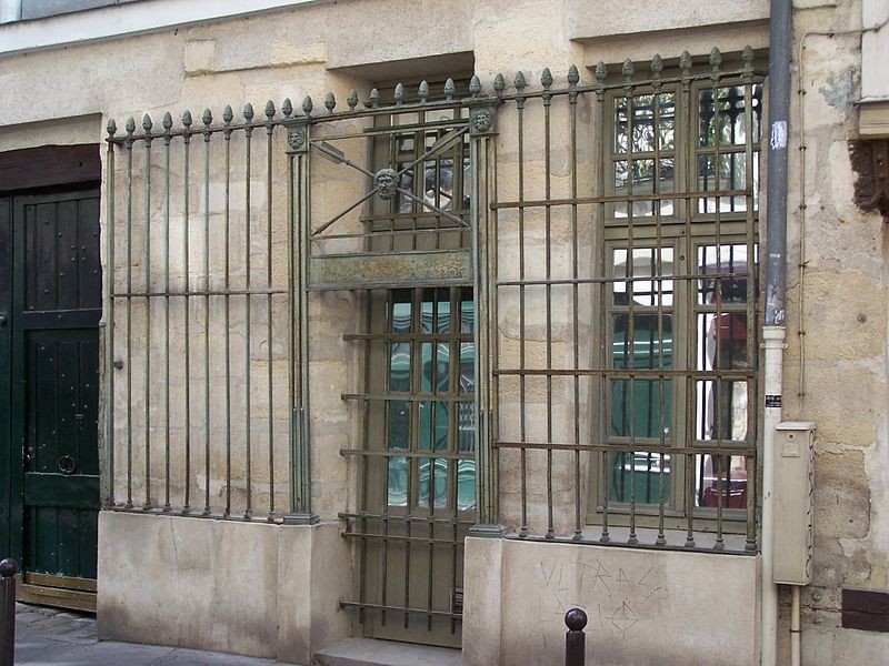Photo de Boutique, Rue Frédéric-Sauton - Paris 5ème