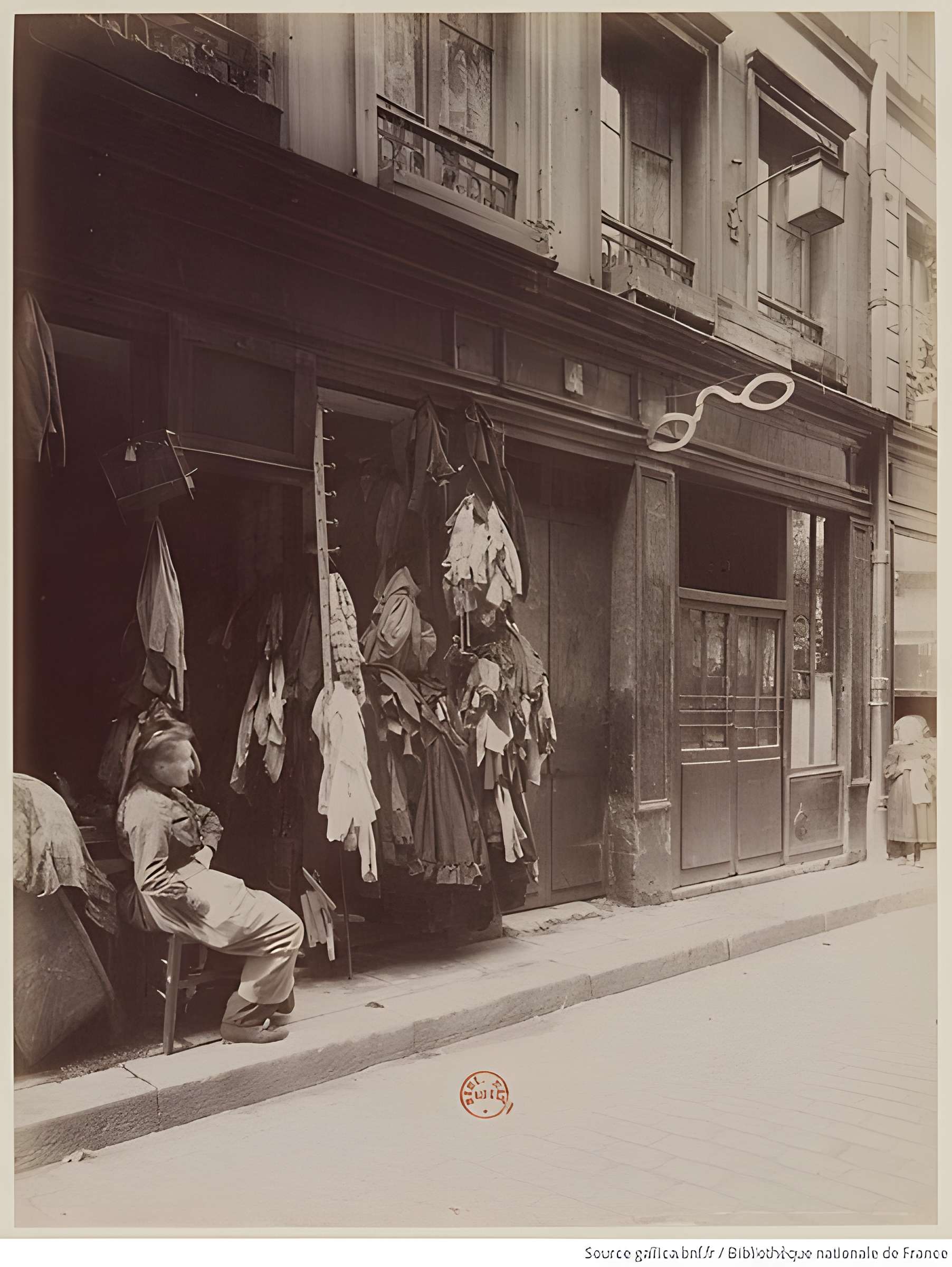 Cabaret du Père Lunette à Paris