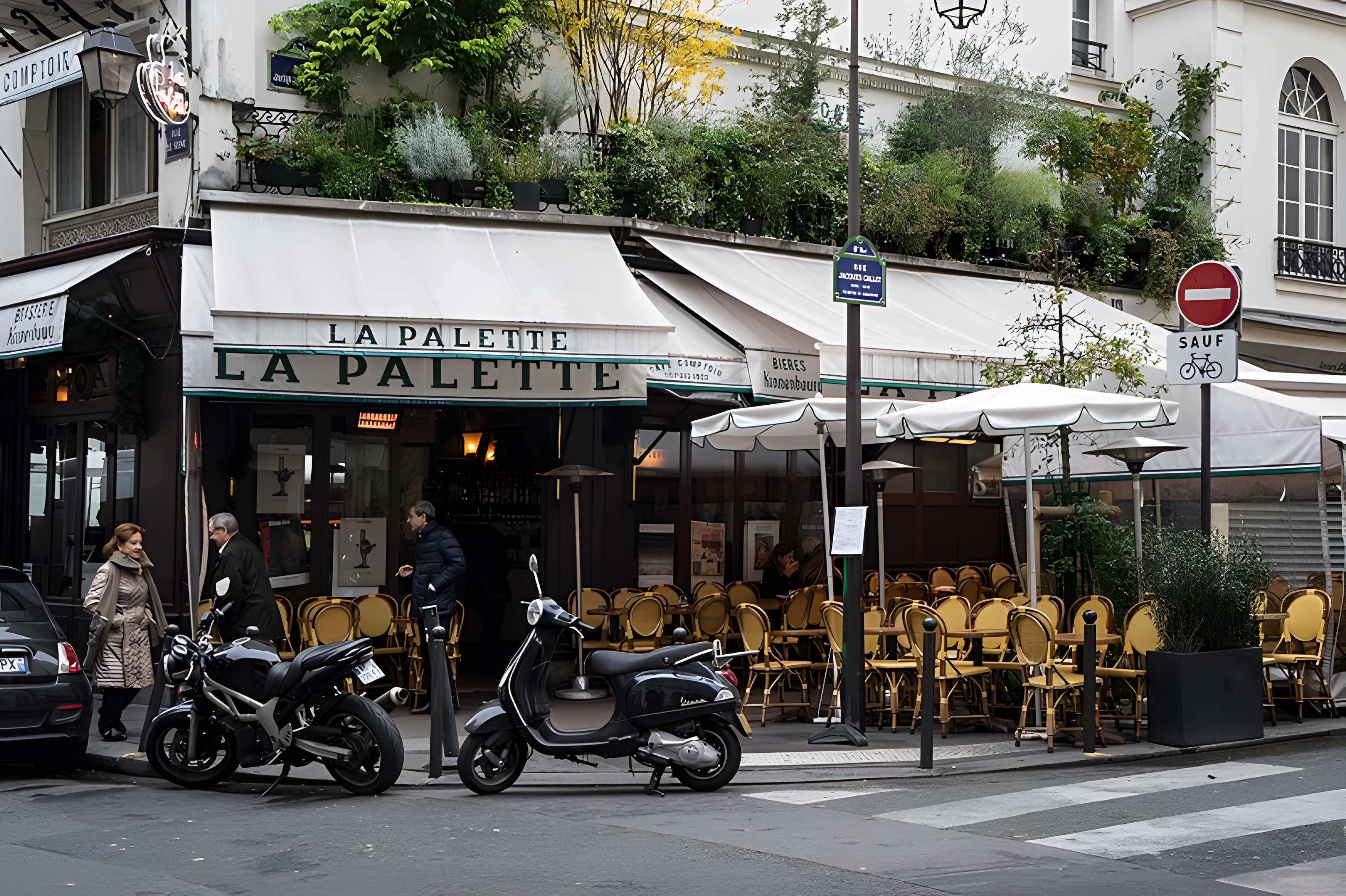 Café La Palette, Rue de Seine à Paris