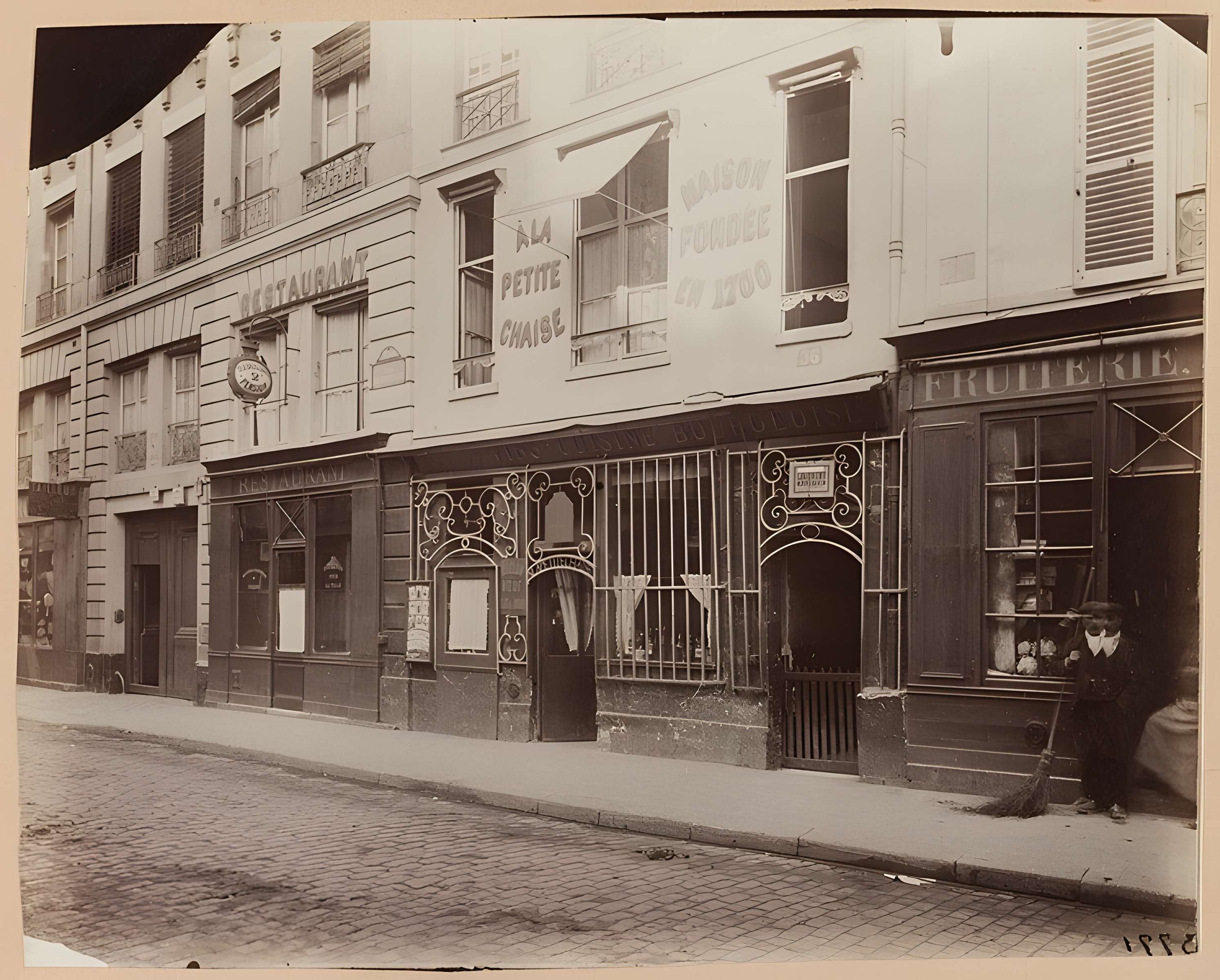 Boutique, Rue de Grenelle - Paris 7ème