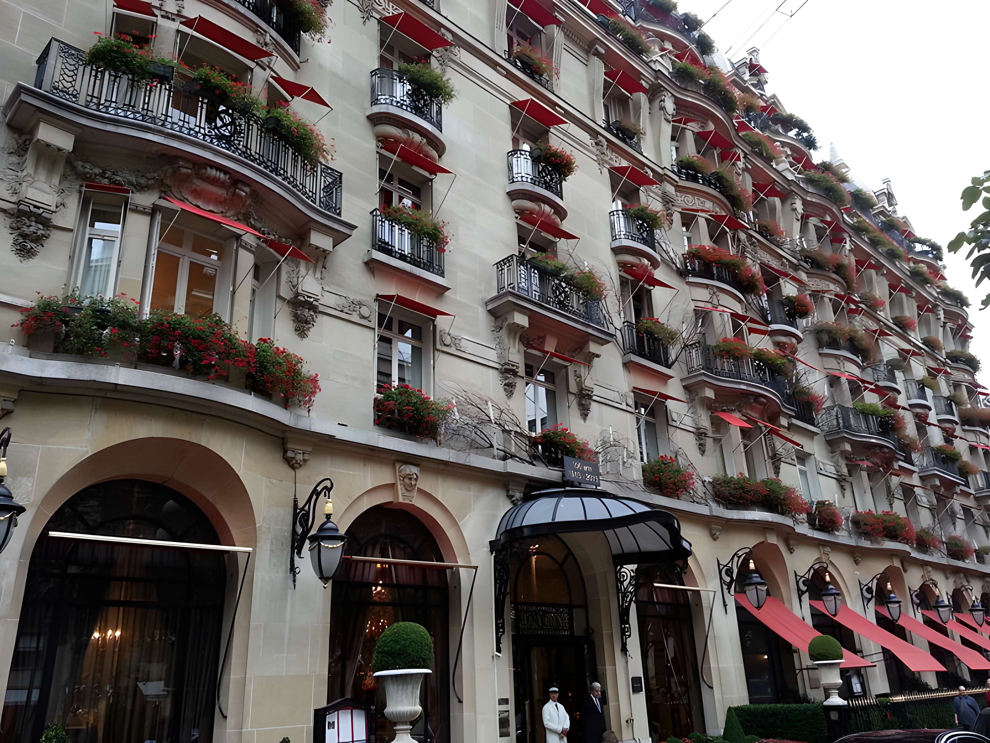 Hôtel Plaza-Athénée - Paris 8ème 