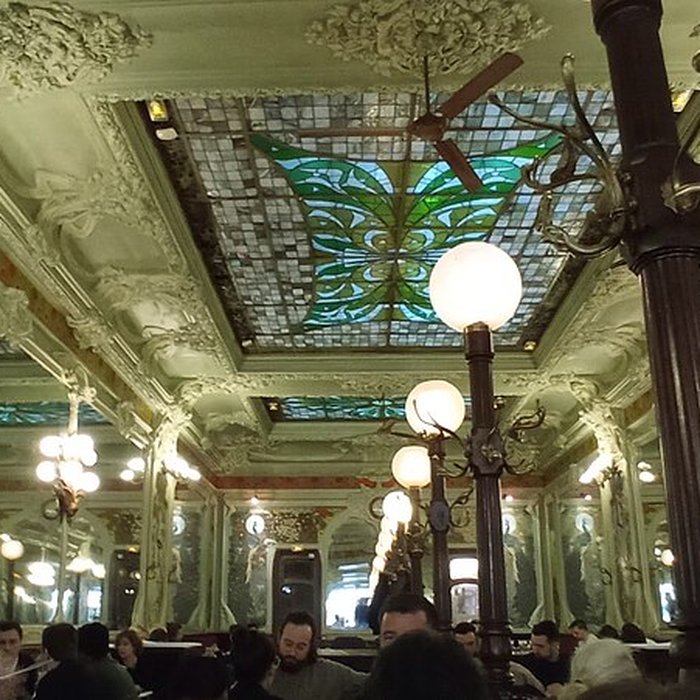 Photo de Immeuble abritant le restaurant Julien