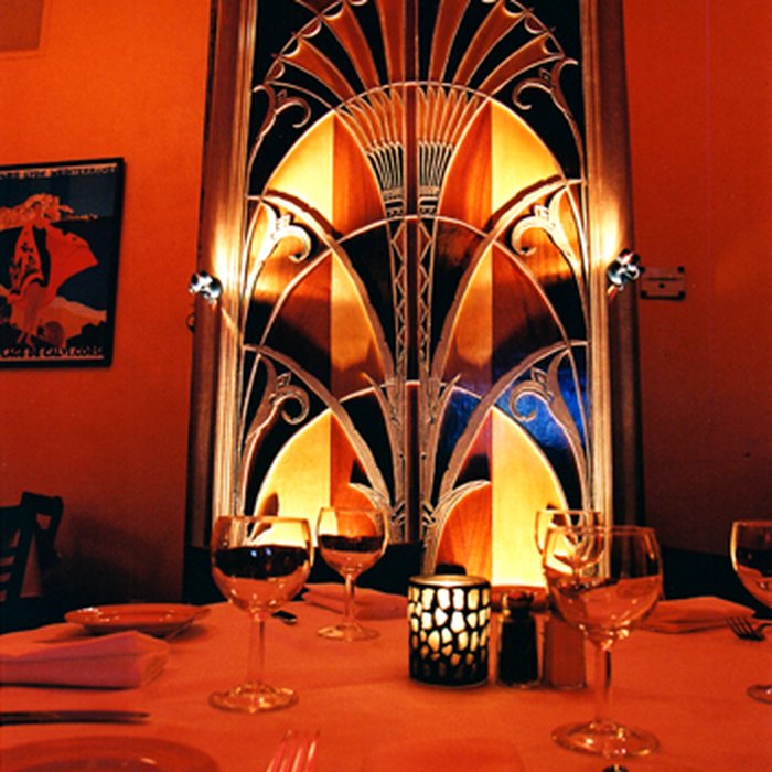 Photo de Immeuble abritant le restaurant Julien