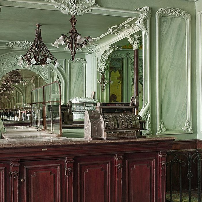 Photo de Immeuble abritant le restaurant Julien