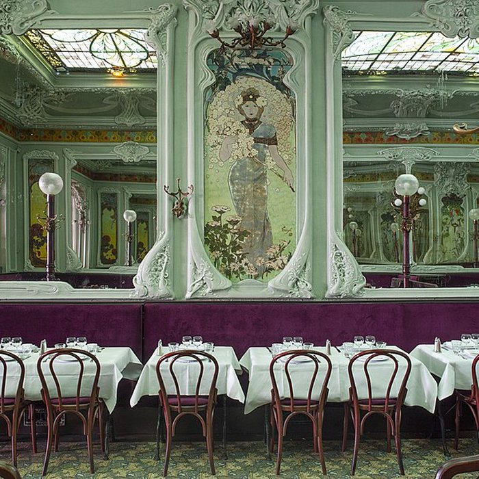 Photo de Immeuble abritant le restaurant Julien