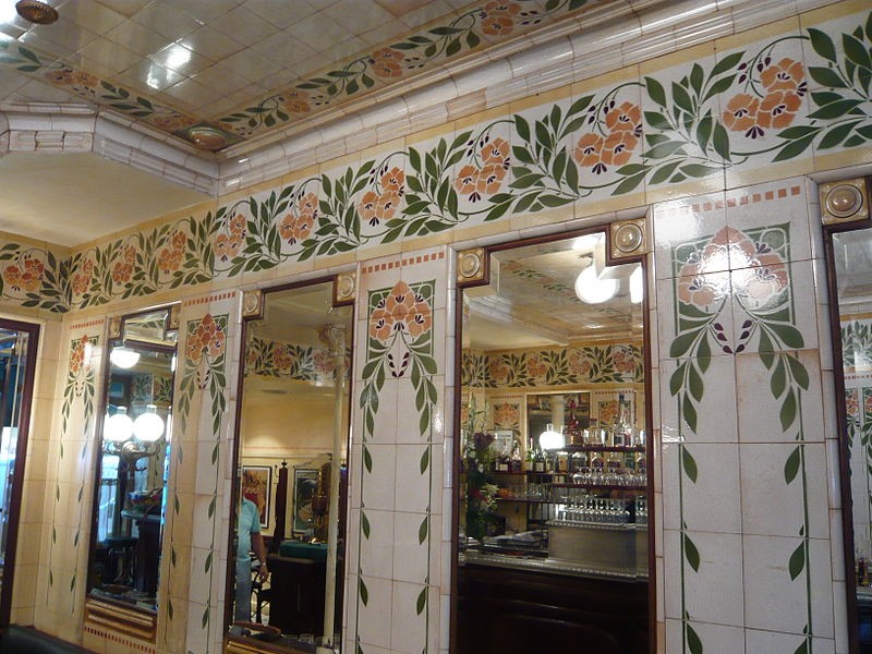 Photo de Café-Bar, Rue Mesnil - Paris 16ème