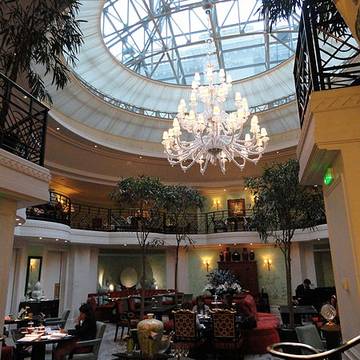 Shangri-La Hotel Paris