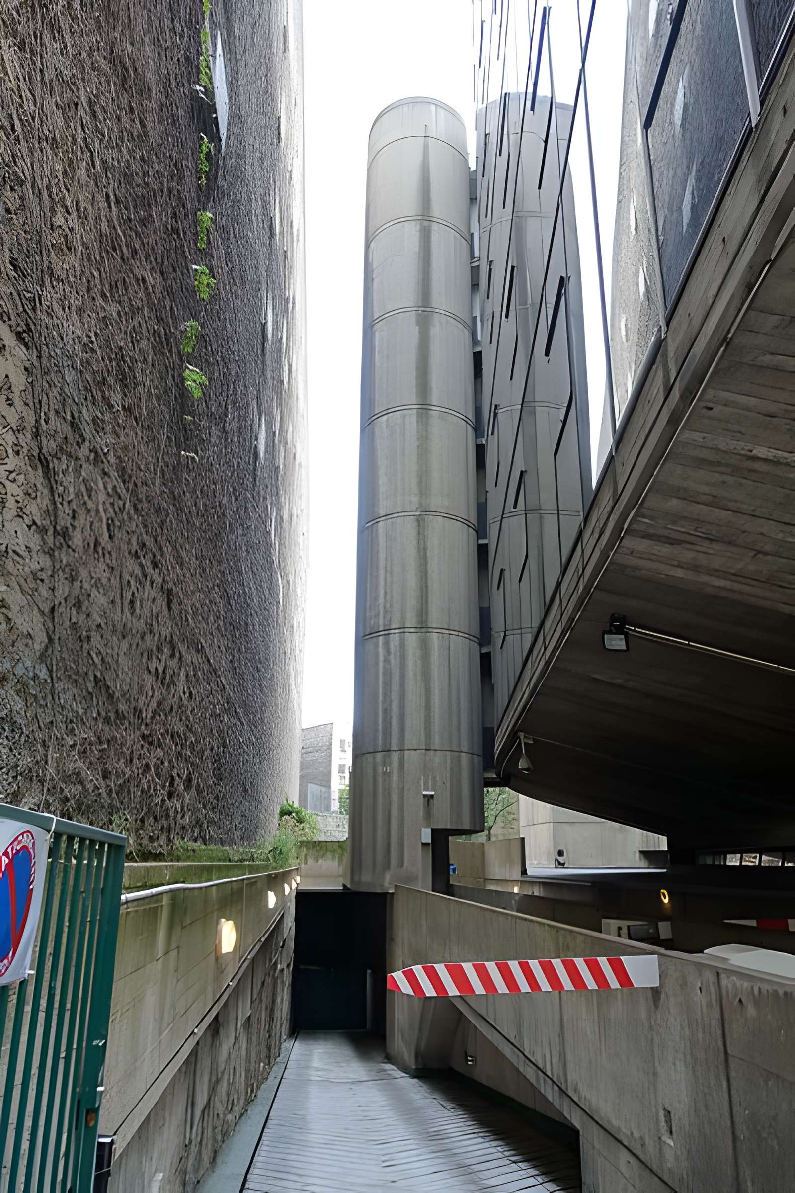 Immeuble abritant le siège du Parti Communiste Français