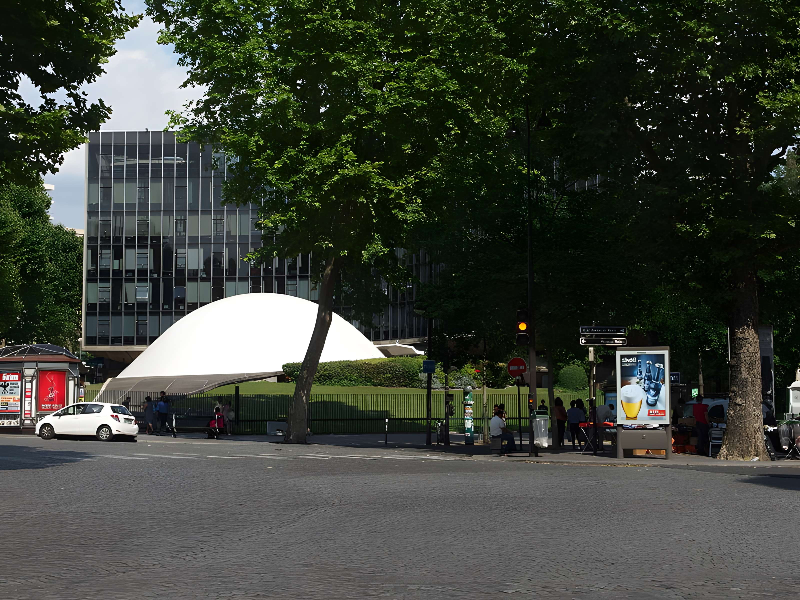 Immeuble abritant le siège du Parti Communiste Français