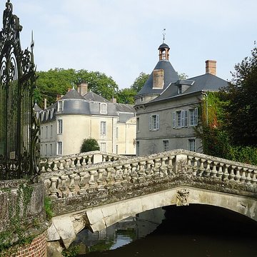 Château également sur commune de Malicorne-sur-Sarthe