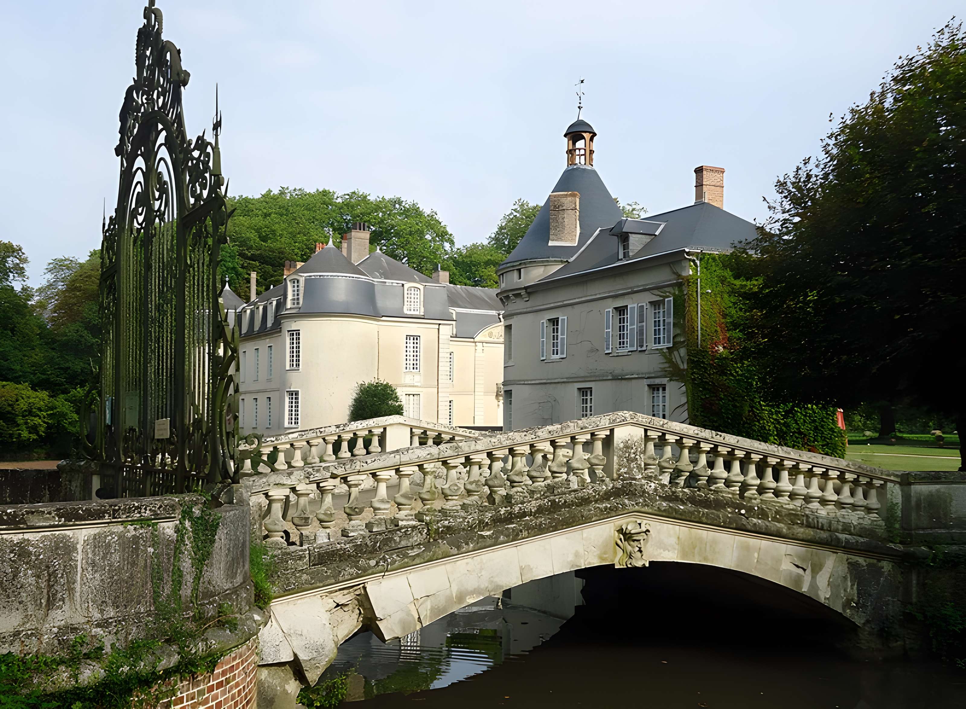 Château (également sur commune de Malicorne-sur-Sarthe)