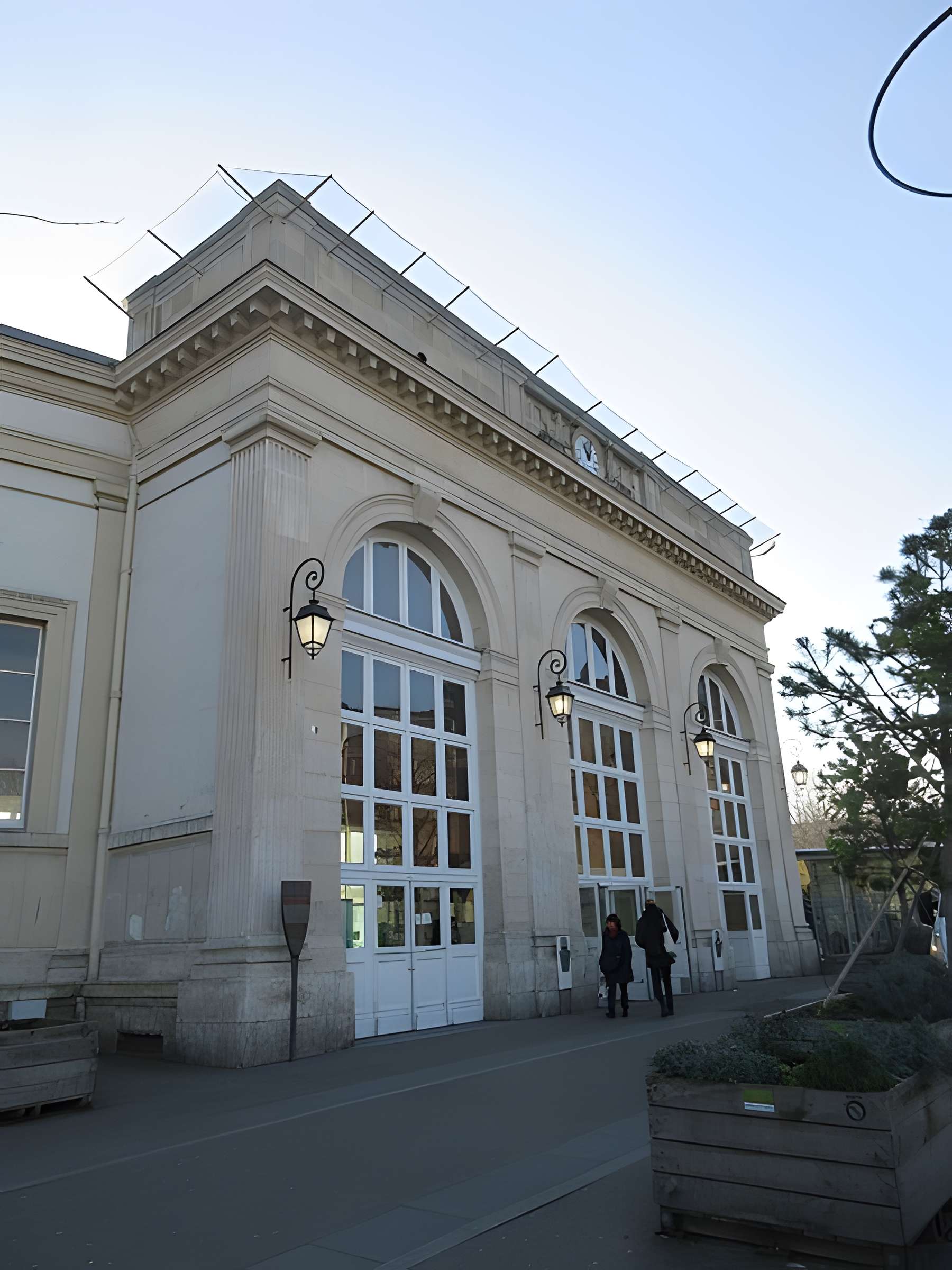 Gare Denfert-Rochereau, appelée anciennement Gare de Sceaux ou Embarcadère d'Enfert