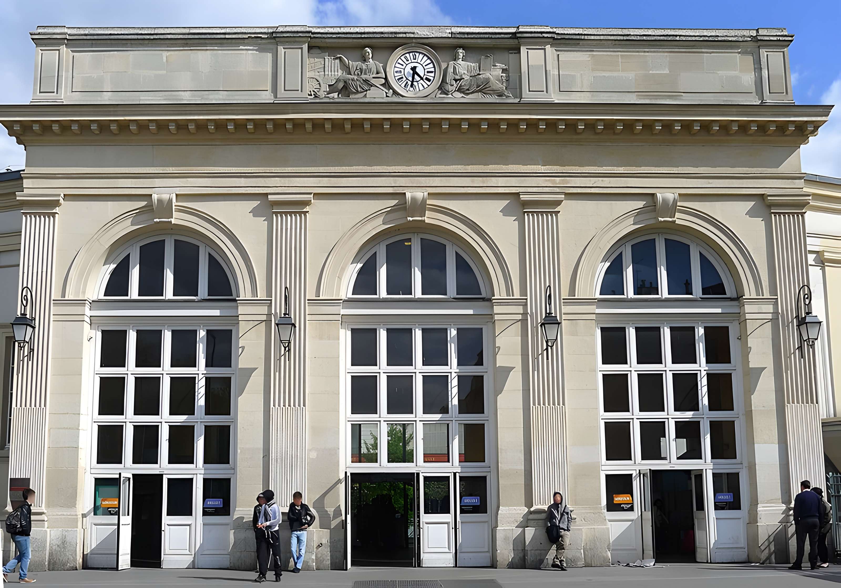 Gare Denfert-Rochereau, appelée anciennement Gare de Sceaux ou Embarcadère d'Enfert