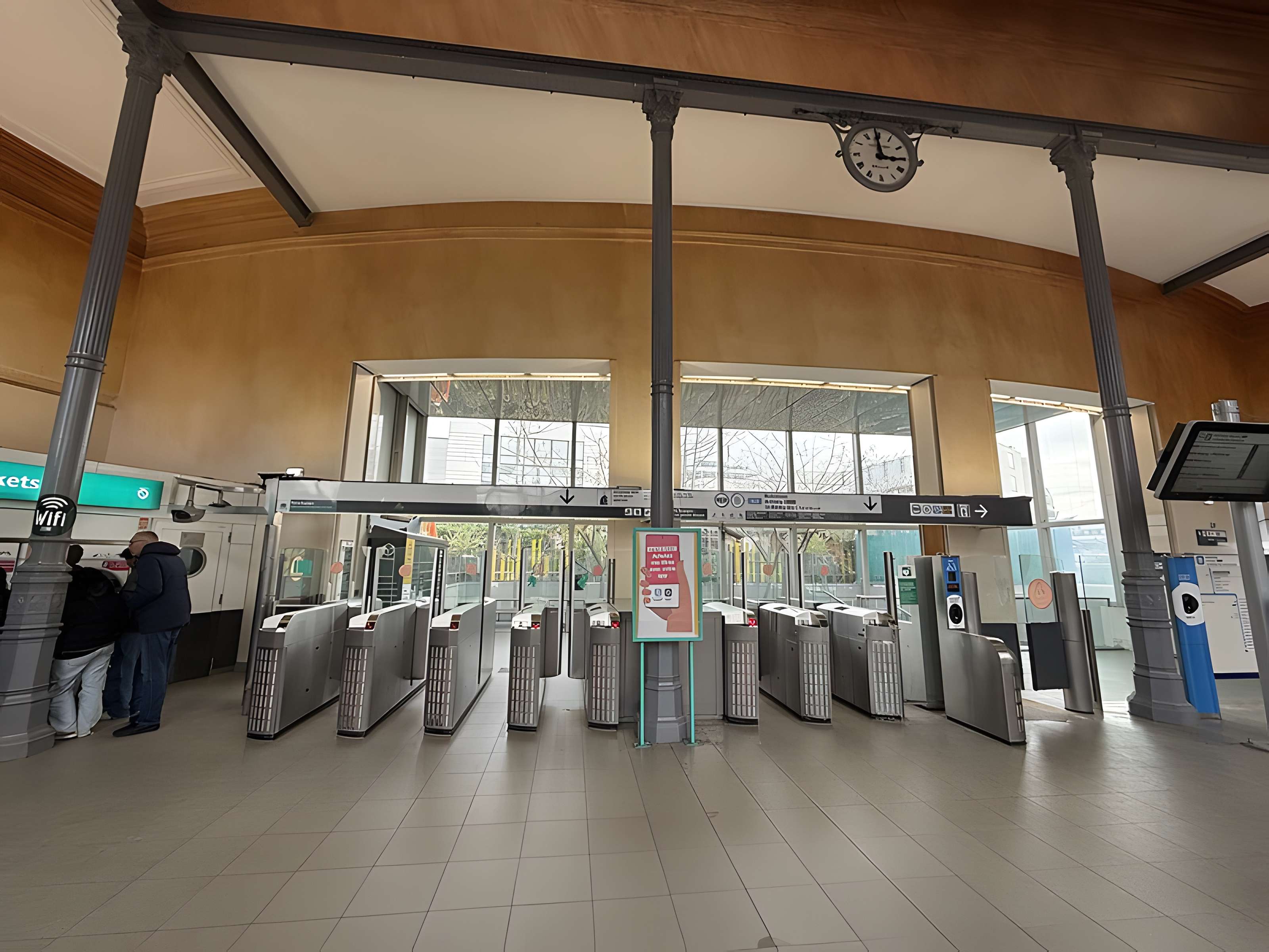 Gare Denfert-Rochereau, appelée anciennement Gare de Sceaux ou Embarcadère d'Enfert