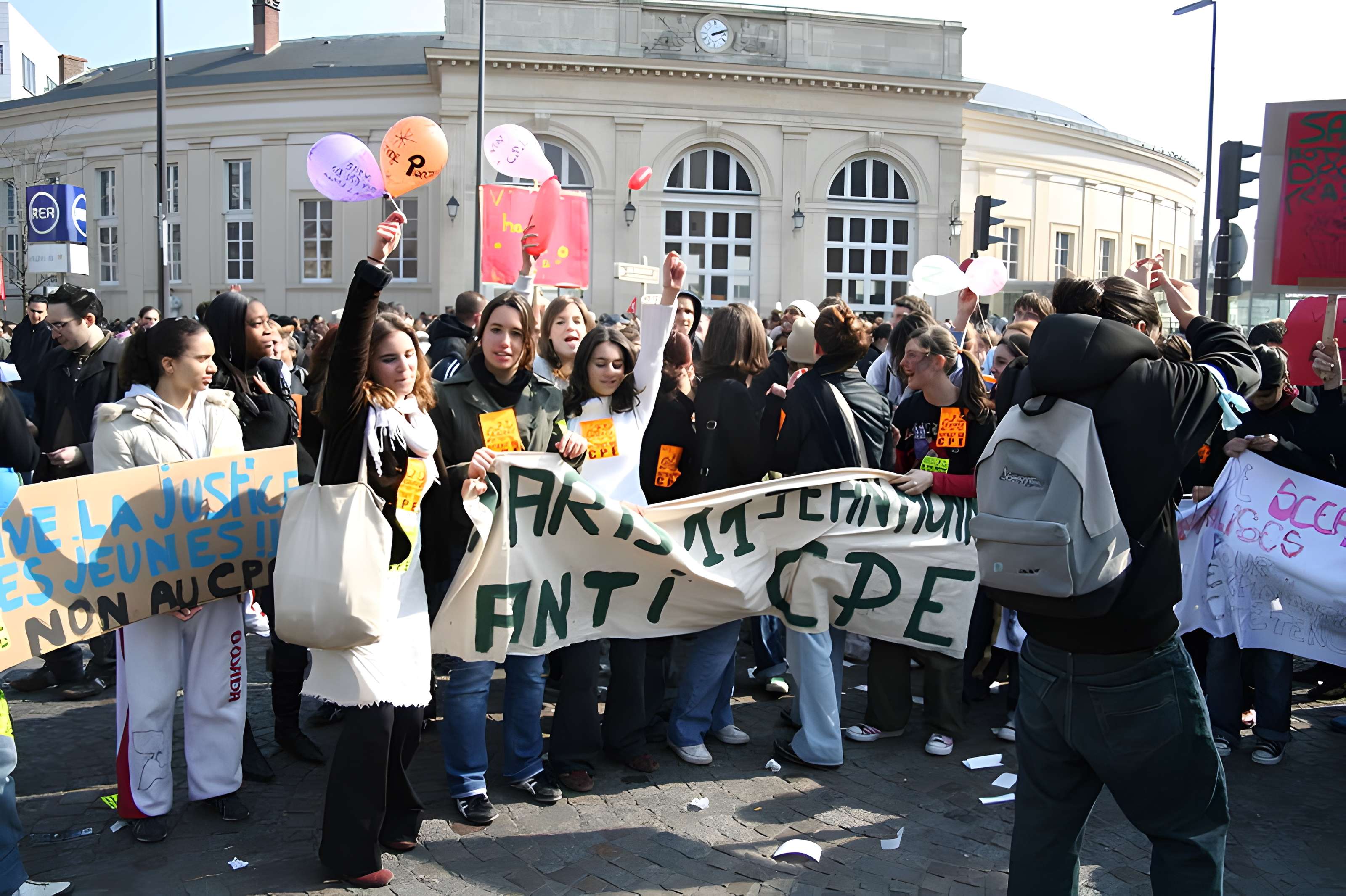 Gare Denfert-Rochereau, appelée anciennement Gare de Sceaux ou Embarcadère d'Enfert