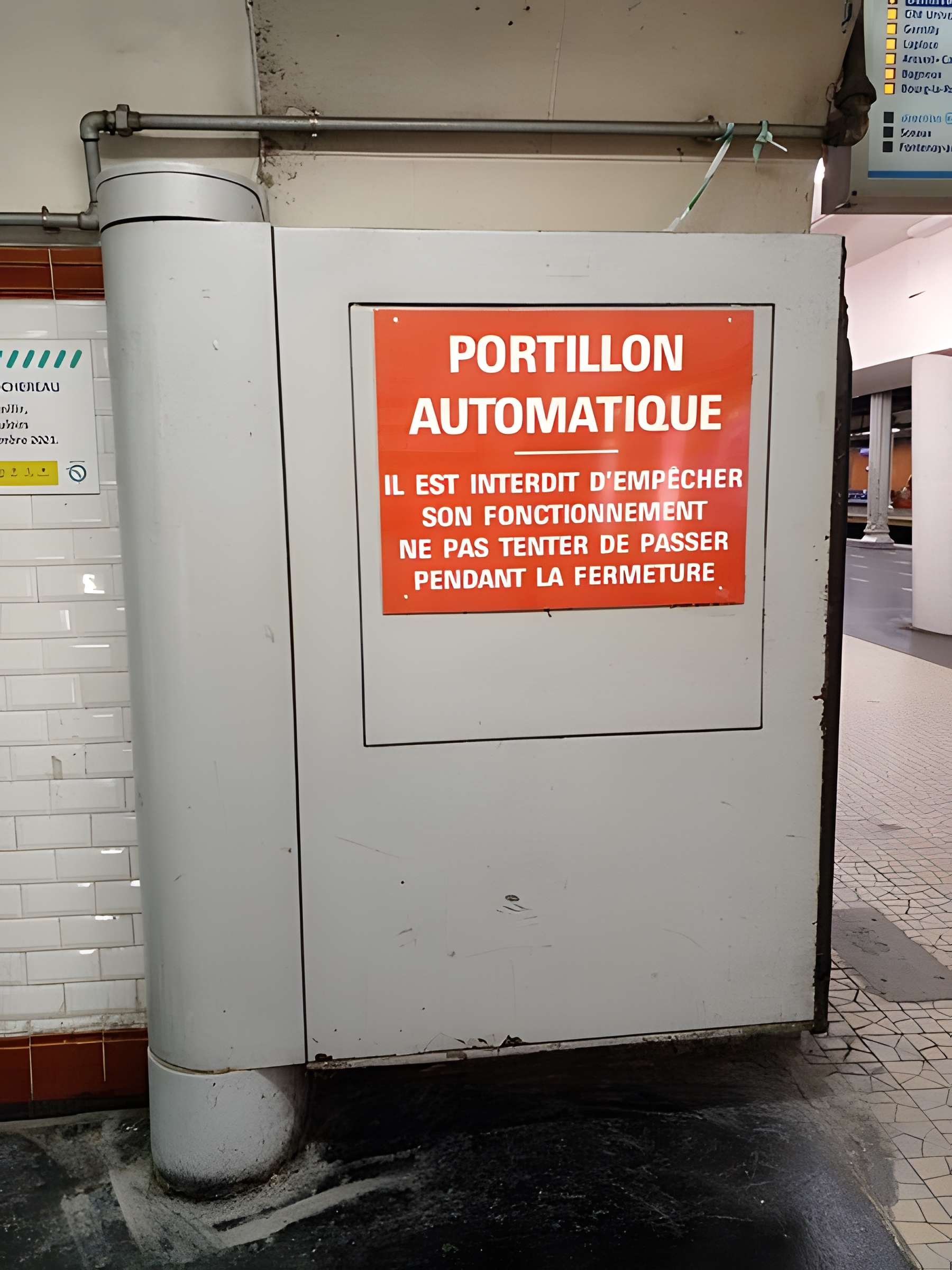 Gare Denfert-Rochereau, appelée anciennement Gare de Sceaux ou Embarcadère d'Enfert