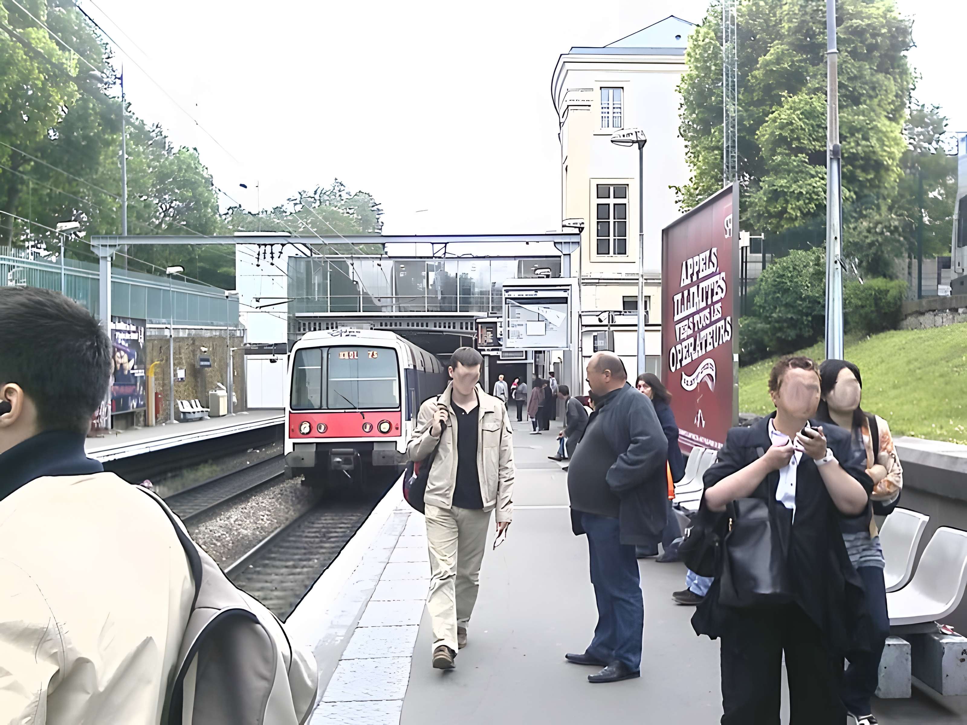 Gare Denfert-Rochereau, appelée anciennement Gare de Sceaux ou Embarcadère d'Enfert
