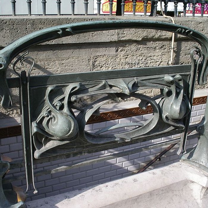 Photo de Édicule Guimard de la station Châtelet - Paris 1er