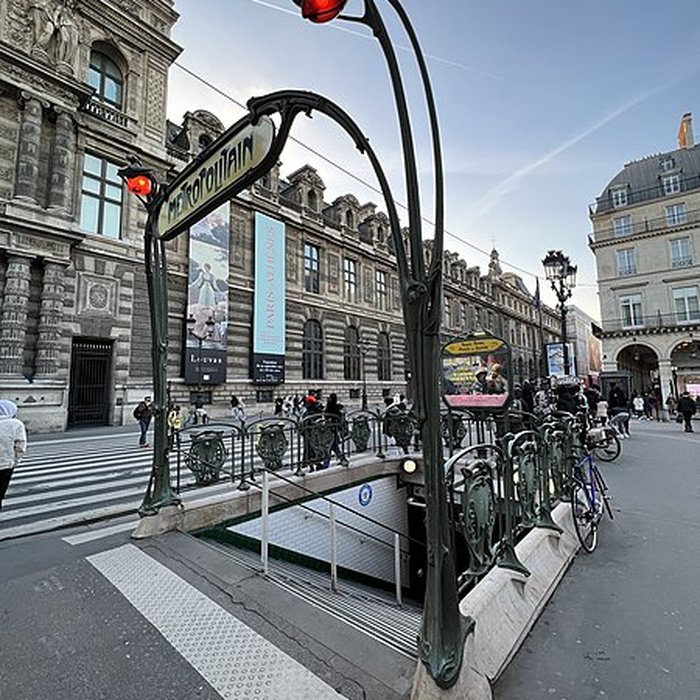 Photo de Édicule Guimard de la station Châtelet - Paris 1er