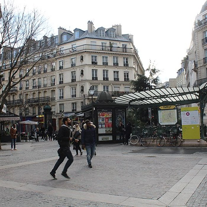 Photo de Édicule Guimard de la station Châtelet - Paris 1er