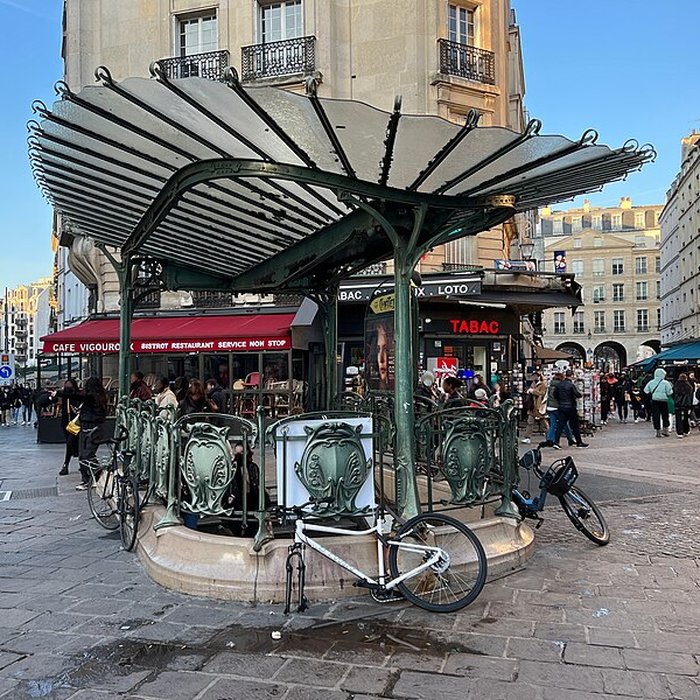 Photo de Édicule Guimard de la station Châtelet - Paris 1er