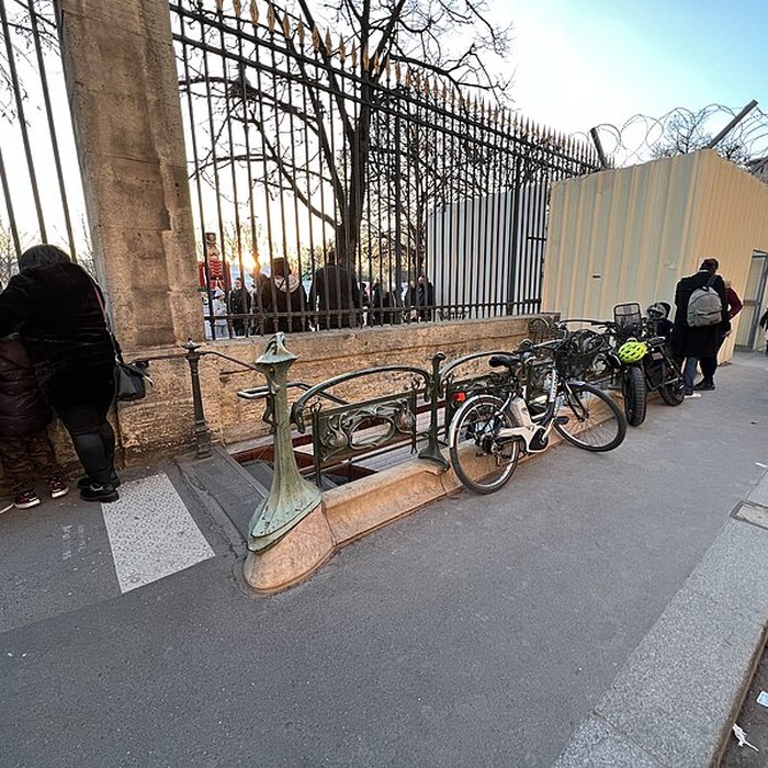 Photo de Édicule Guimard de la station Châtelet - Paris 1er