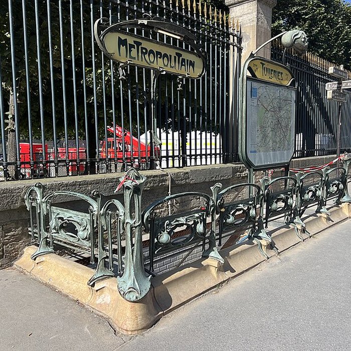 Photo de Édicule Guimard de la station Châtelet - Paris 1er