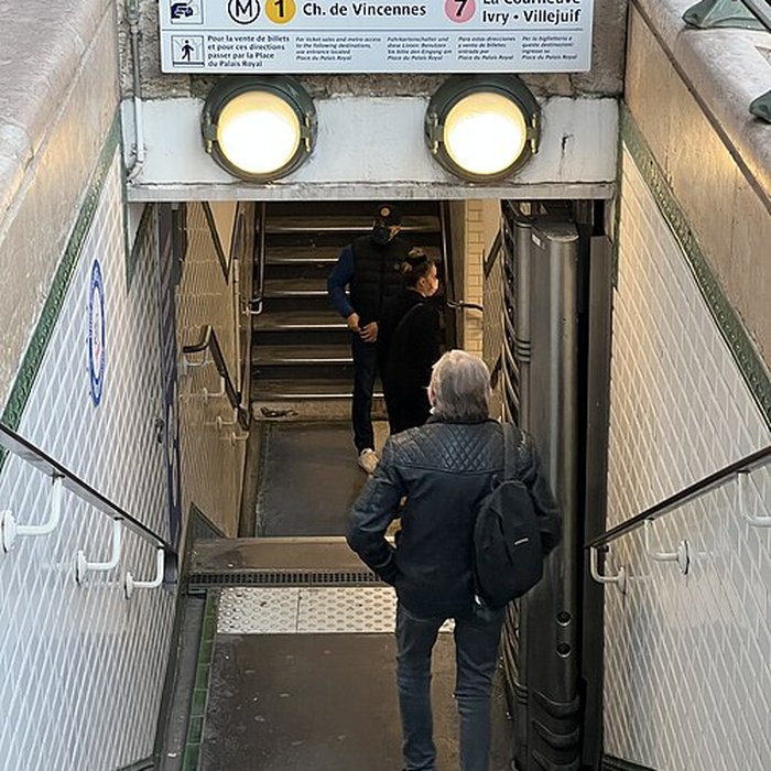 Photo de Édicule Guimard de la station Châtelet - Paris 1er