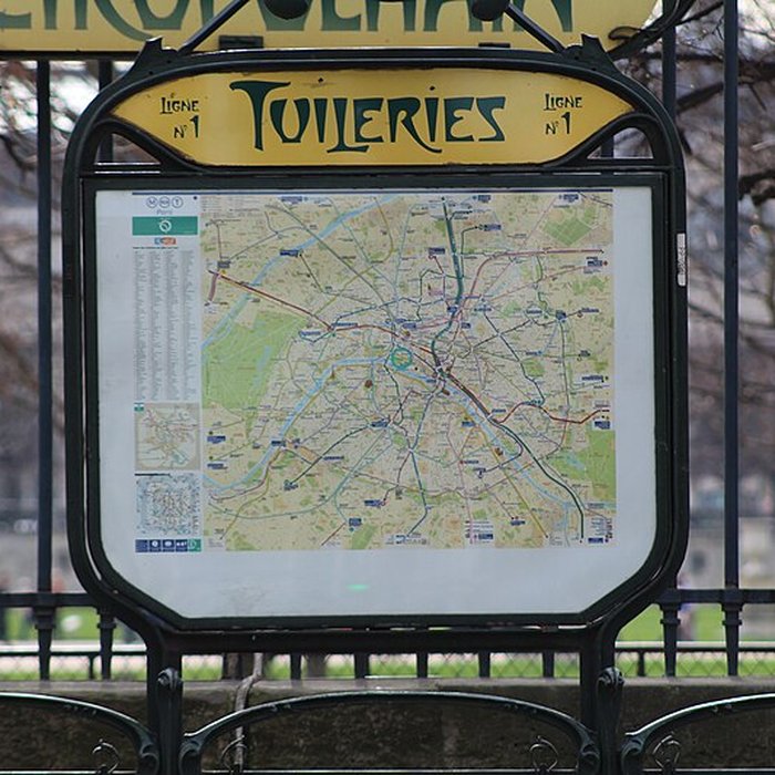 Photo de Édicule Guimard de la station Châtelet - Paris 1er