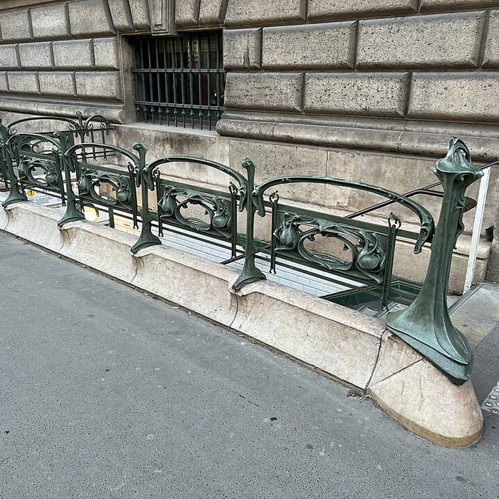 Photo de Édicule Guimard de la station Châtelet - Paris 1er