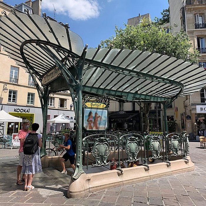 Photo de Édicule Guimard de la station Châtelet - Paris 1er