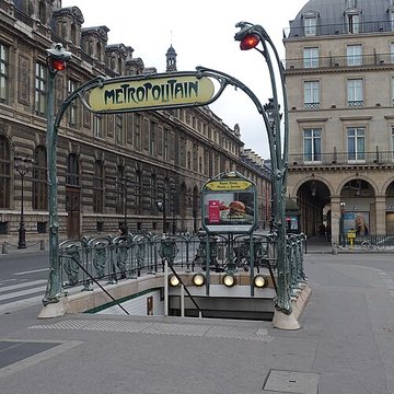 Édicule Guimard de la station Châtelet - Paris 1er