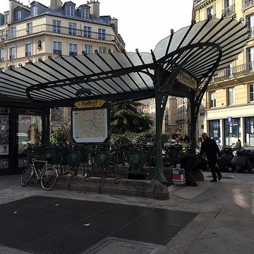 Édicule Guimard de la station Châtelet - Paris 1er