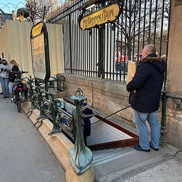 Édicule Guimard de la station Châtelet - Paris 1er