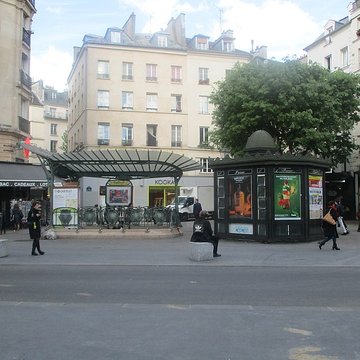Édicule Guimard de la station Châtelet - Paris 1er
