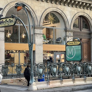 Édicule Guimard de la station Châtelet - Paris 1er