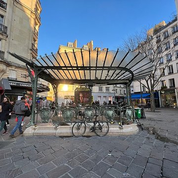Édicule Guimard de la station Châtelet - Paris 1er