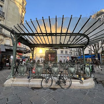 Édicule Guimard de la station Châtelet - Paris 1er