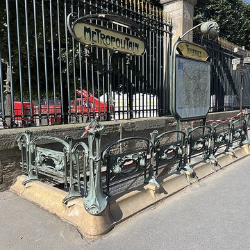 Édicule Guimard de la station Châtelet - Paris 1er